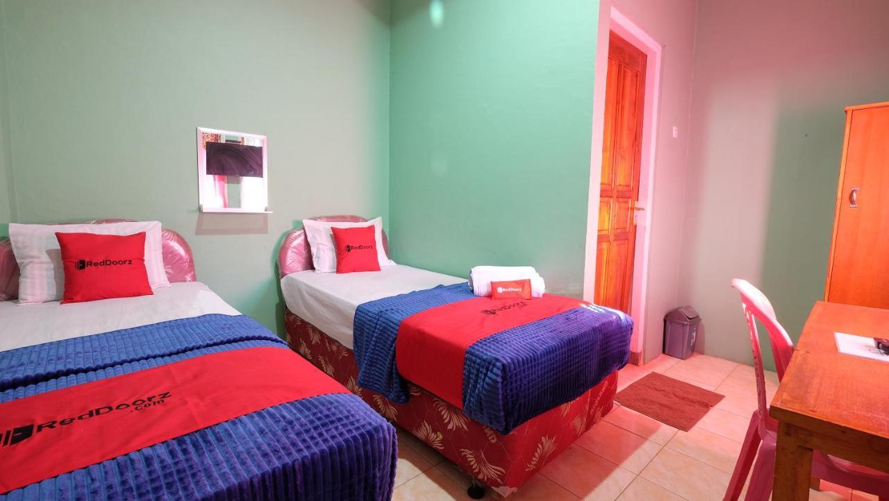 Reddoorz Near Mangrove Forest Kupang Kupang  Esterno foto