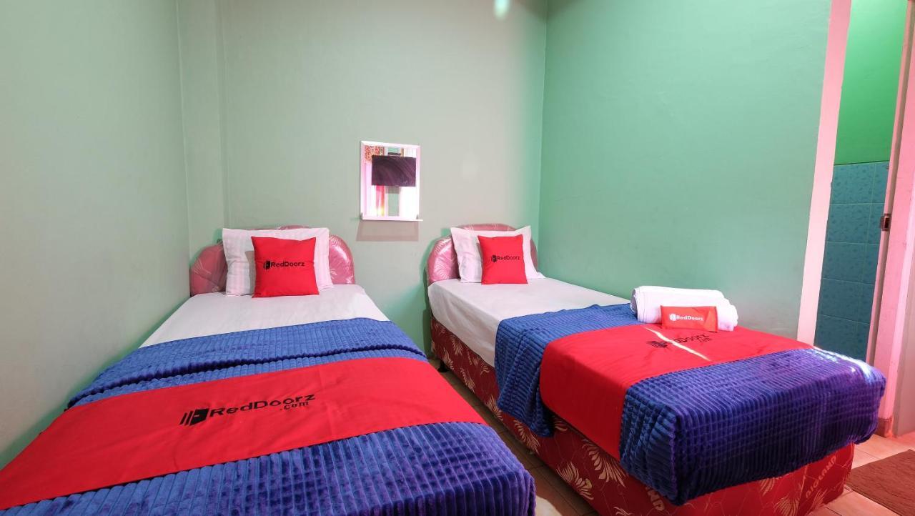 Reddoorz Near Mangrove Forest Kupang Kupang  Esterno foto